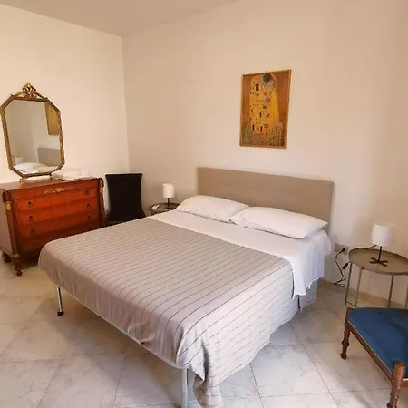 Del Toro, Le Oasi Apartment *